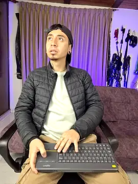 abnerdam01 online show from 09-29-25, 10:53