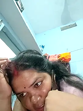 Snapshot of Rashi_cut chatting on 09-10-25, 02:28 Rashi cut online show from 09-10-25, 02:28
