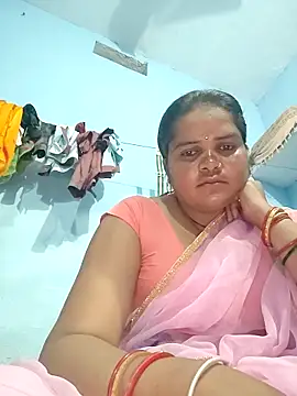 Snapshot of Rashi_cut chatting on 10-08-25, 01:42 Rashi cut online show from 10-08-25, 01:42