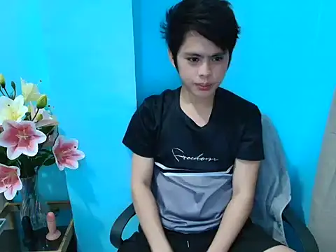 Snapshot of Dhyllan_ chatting on 09-10-25, 03:39 Dhyllan  online show from 09-10-25, 03:39