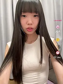 Snapshot of xinyu789 chatting on 05-13-26, 01:30 xinyu789 online show from 05-13-26, 01:30