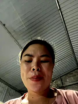 Snapshot of han-cute chatting on 10-01-25, 02:23 han-cute online show from 10-01-25, 02:23