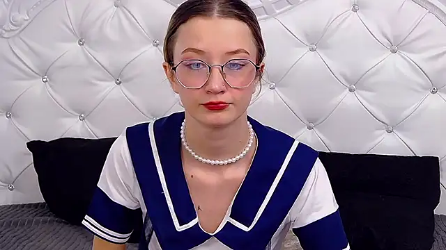 MaeLili online show from 12-15-25, 12:48