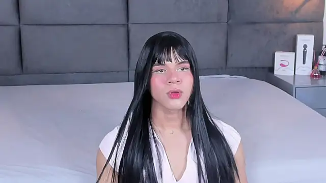 Slenna Moon online show from 11-06-25, 03:07