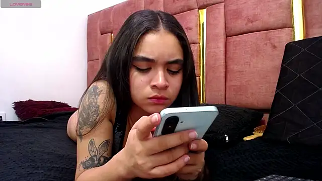 KENDALL ART online show from 04-02-26, 07:50