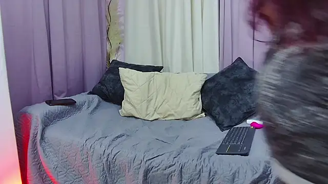 DaniniAnderson online show from 10-23-25, 04:12