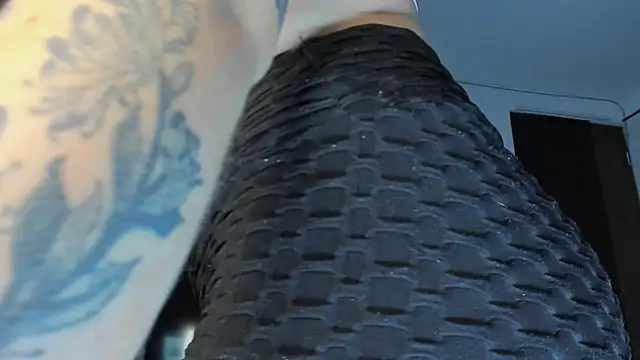 tianastone  online show from 11-19-25, 02:33