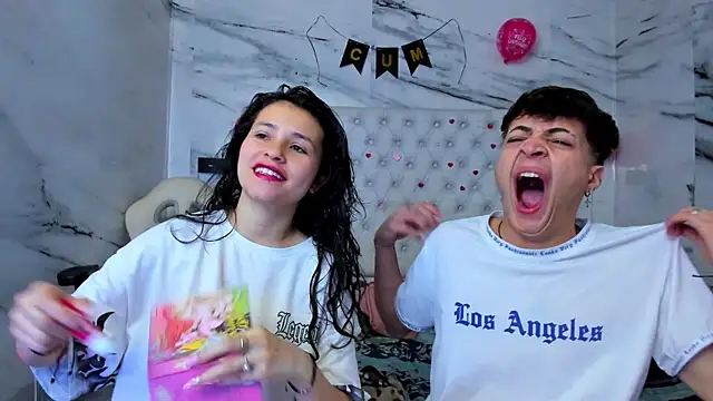 Ari and Storm online show from 04-12-26, 01:38