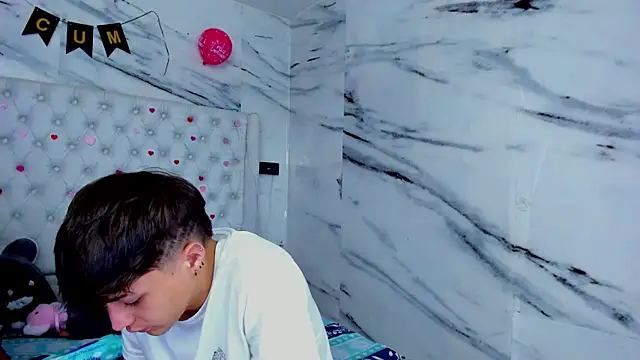 Ari and Storm online show from 04-20-26, 03:15