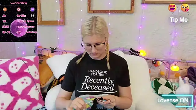 samanthamalichite online show from 10-22-25, 03:12