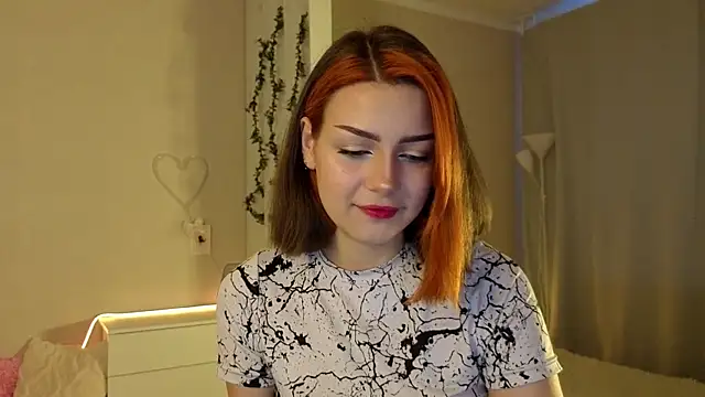 Snapshot of PurrrBerry chatting on 09-15-25, 03:28 PurrrBerry online show from 09-15-25, 03:28