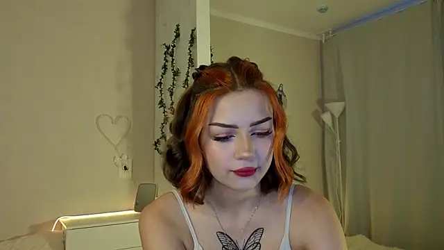 Snapshot of PurrrBerry chatting on 09-18-25, 03:19 PurrrBerry online show from 09-18-25, 03:19