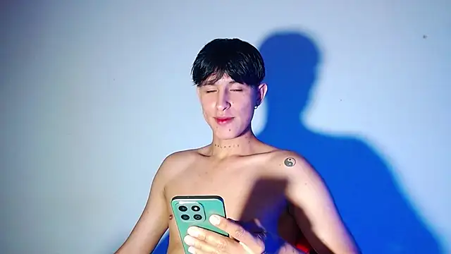 rowanbigboy23 online show from 11-26-25, 01:50