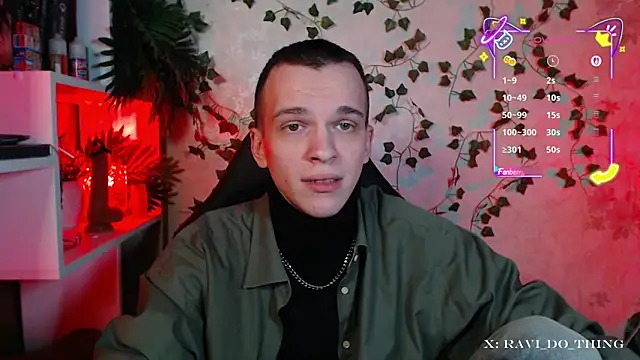 Snapshot of frozen_boy chatting on 09-22-25, 04:09 frozen boy online show from 09-22-25, 04:09