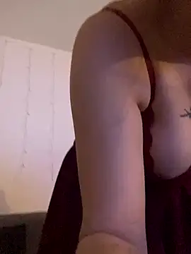 Hugox1123 online show from 12-18-25, 12:49