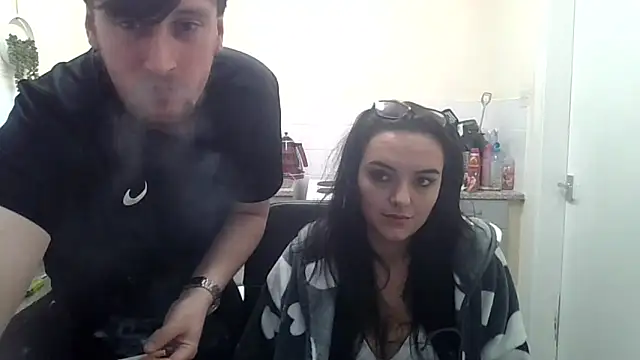 Snapshot of scottishcouple2002 chatting on 10-22-25, 06:07 scottishcouple2002 online show from 10-22-25, 06:07