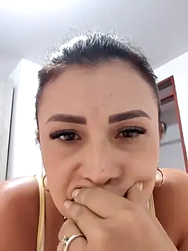 mia mancinii online show from 04-17-26, 01:08