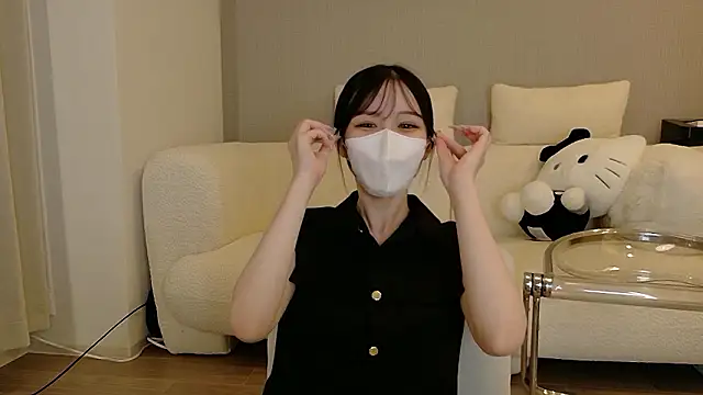 Snapshot of Ribon_n chatting on 06-23-26, 10:35 Ribon n online show from 06-23-26, 10:35