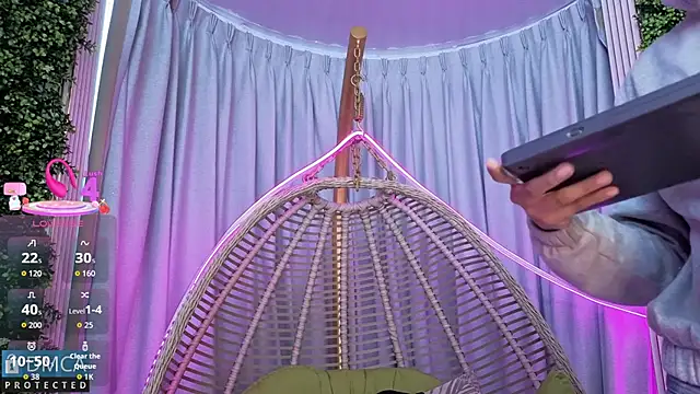 Snapshot of Kiara_Zahiri__ chatting on 10-10-25, 11:09 Kiara Zahiri online show from 10-10-25, 11:09