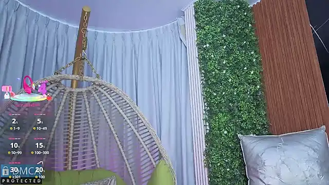 Snapshot of Kiara_Zahiri__ chatting on 10-22-25, 10:59 Kiara Zahiri online show from 10-22-25, 10:59