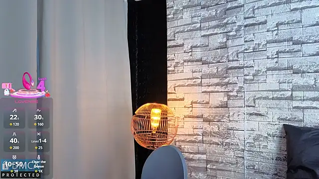 Snapshot of Kiara_Zahiri__ chatting on 11-24-25, 10:59 Kiara Zahiri online show from 11-24-25, 10:59