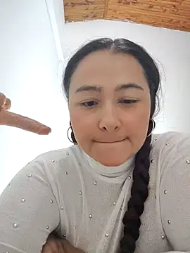 Snapshot of Freyacooper chatting on 10-13-25, 01:27 Freyacooper online show from 10-13-25, 01:27