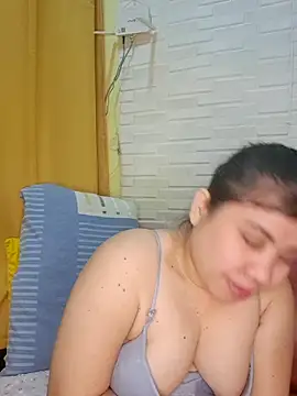 hotlyn45 online show from 02-15-26, 02:52