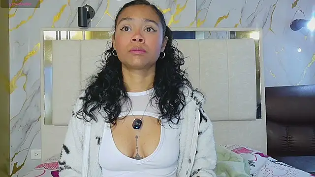 Snapshot of Kristall_06 chatting on 05-25-26, 02:06 Kristall 06 online show from 05-25-26, 02:06