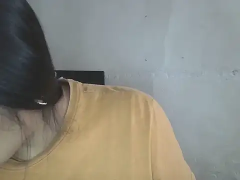 Snapshot of zairabreze chatting on 05-05-26, 09:45 zairabreze online show from 05-05-26, 09:45