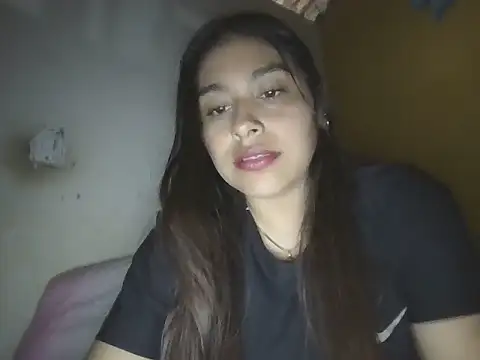 Snapshot of zairabreze chatting on 05-09-26, 02:39 zairabreze online show from 05-09-26, 02:39