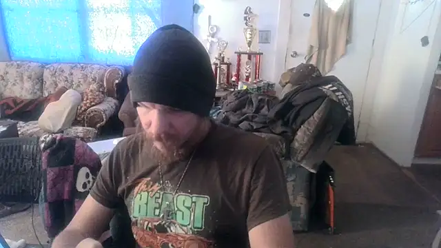 Snapshot of Poundtown1226 chatting on 09-10-25, 02:17 Poundtown1226 online show from 09-10-25, 02:17