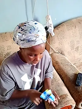 sweetdebbiexxxx online show from 12-18-25, 07:58