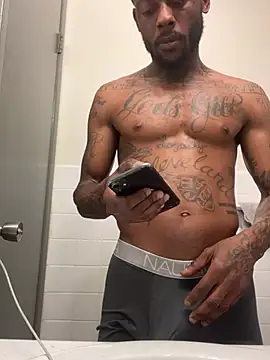 Snapshot of Mrbailey1986 chatting on 03-16-26, 04:07 Mrbailey1986 online show from 03-16-26, 04:07