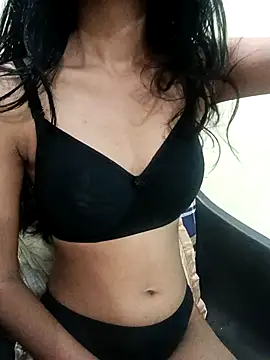 Daizy Shah online show from 11-14-25, 02:16