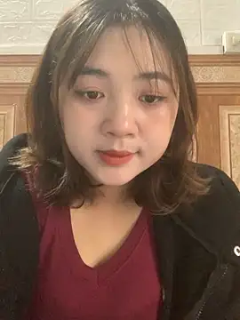 Snapshot of Lonnina chatting on 10-14-25, 02:12 Lonnina online show from 10-14-25, 02:12