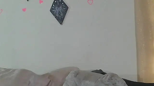 LunaNova999 online show from 12-19-25, 08:54