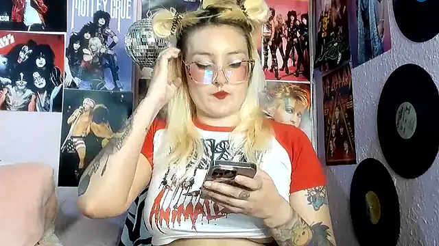 Avril Maria online show from 07-23-26, 01:58
