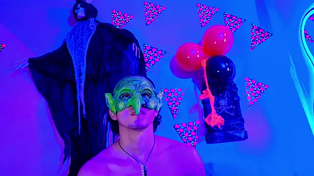 Laura and Kevin online show from 10-05-25, 02:26