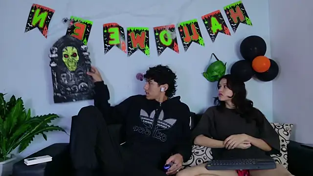 Laura and Kevin online show from 10-07-25, 03:31