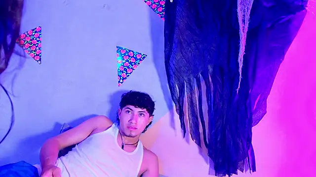 Laura and Kevin online show from 10-25-25, 01:40