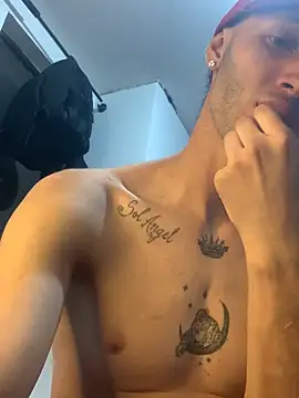 Snapshot of zoeandangel chatting on 10-29-25, 03:42 zoeandangel online show from 10-29-25, 03:42