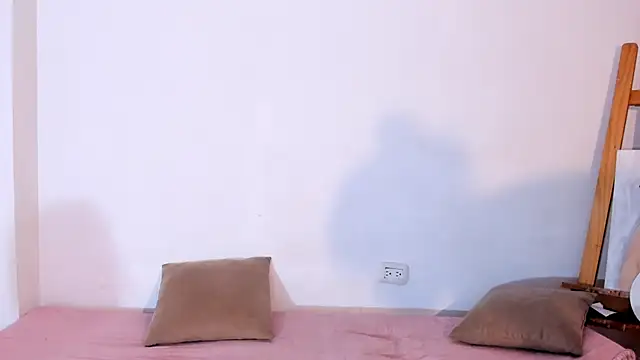 Snapshot of Lia_Rousse0 chatting on 10-01-25, 07:09 Lia Rousse0 online show from 10-01-25, 07:09