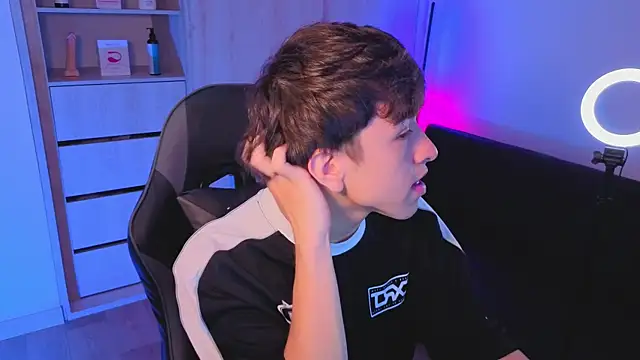 onlinenico online show from 10-17-25, 08:00