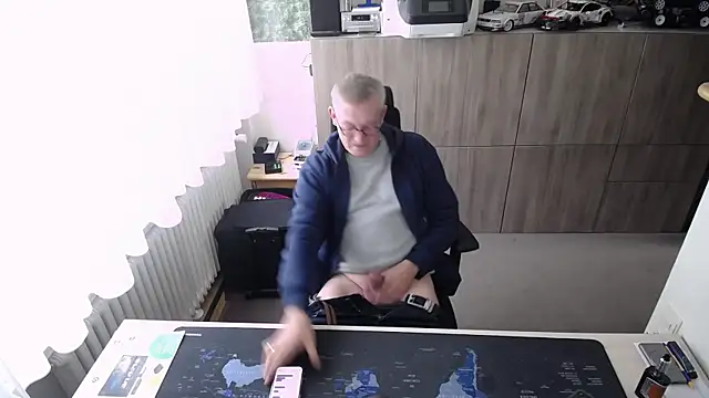 Snapshot of randyandy67 chatting on 11-10-25, 11:53 randyandy67 online show from 11-10-25, 11:53