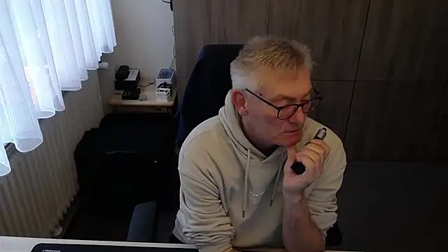 Snapshot of randyandy67 chatting on 11-18-25, 08:19 randyandy67 online show from 11-18-25, 08:19