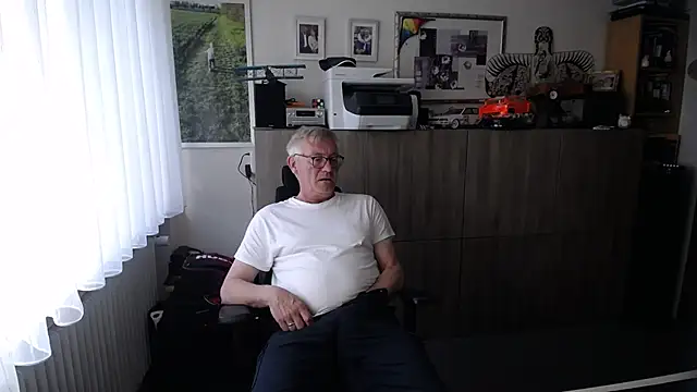 Snapshot of randyandy67 chatting on 06-22-26, 07:16 randyandy67 online show from 06-22-26, 07:16