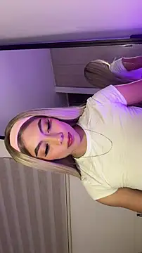 Snapshot of Tessa__Winslow chatting on 03-20-26, 04:50 Tessa Winslow online show from 03-20-26, 04:50