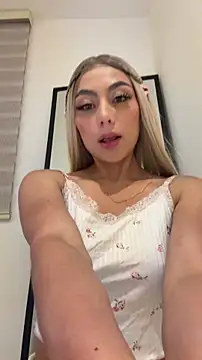 Snapshot of Tessa__Winslow chatting on 03-26-26, 05:24 Tessa Winslow online show from 03-26-26, 05:24