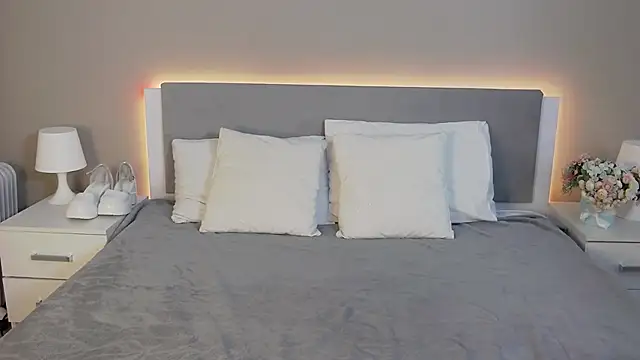 MarianeSun online show from 10-08-25, 03:59