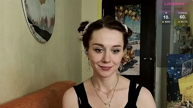 Snapshot of SkyHelen chatting on 06-08-26, 10:26 SkyHelen online show from 06-08-26, 10:26